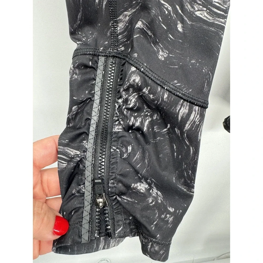 Lululemon Align High Rise Patterned Leggings Black Gray Size‎ 6 Athletic